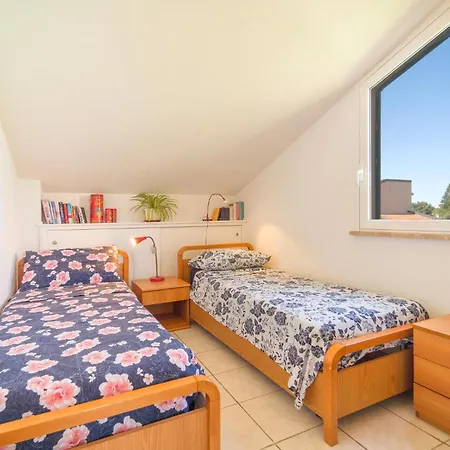 Lovely In Piane Vecchie,lascari With Wifi Holiday home Lascari