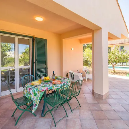 Lovely In Piane Vecchie,lascari Lascari