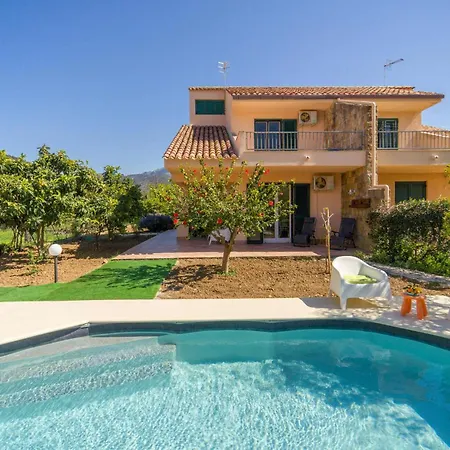 Lovely In Piane Vecchie,lascari Lascari