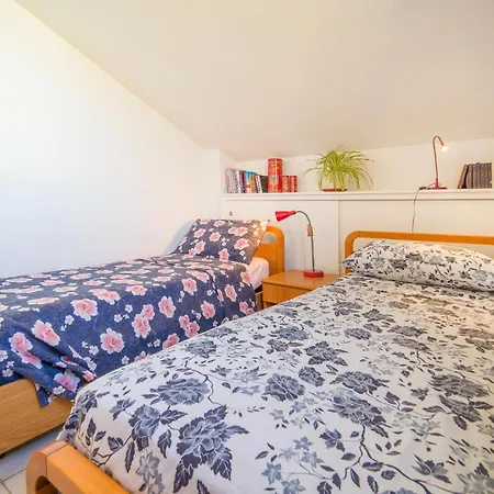 Lovely In Piane Vecchie,lascari Dom wakacyjny