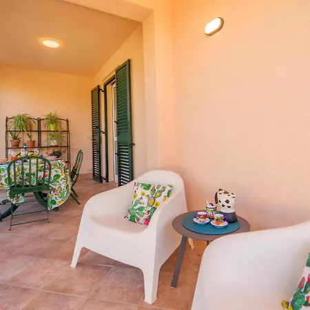 Lovely In Piane Vecchie,lascari Lascari